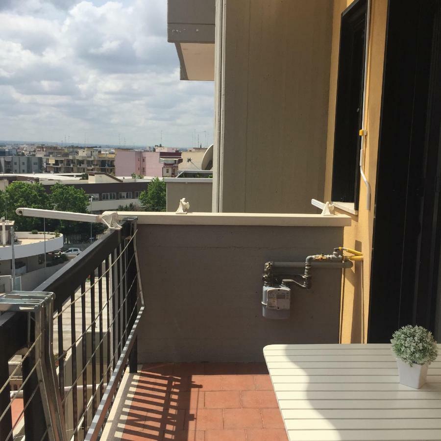 Medeum Appartement Modugno Buitenkant foto